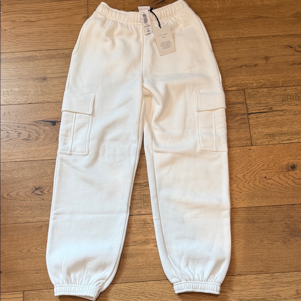 Aritzia Womens Mega Sweatfleece Cargo Joggers